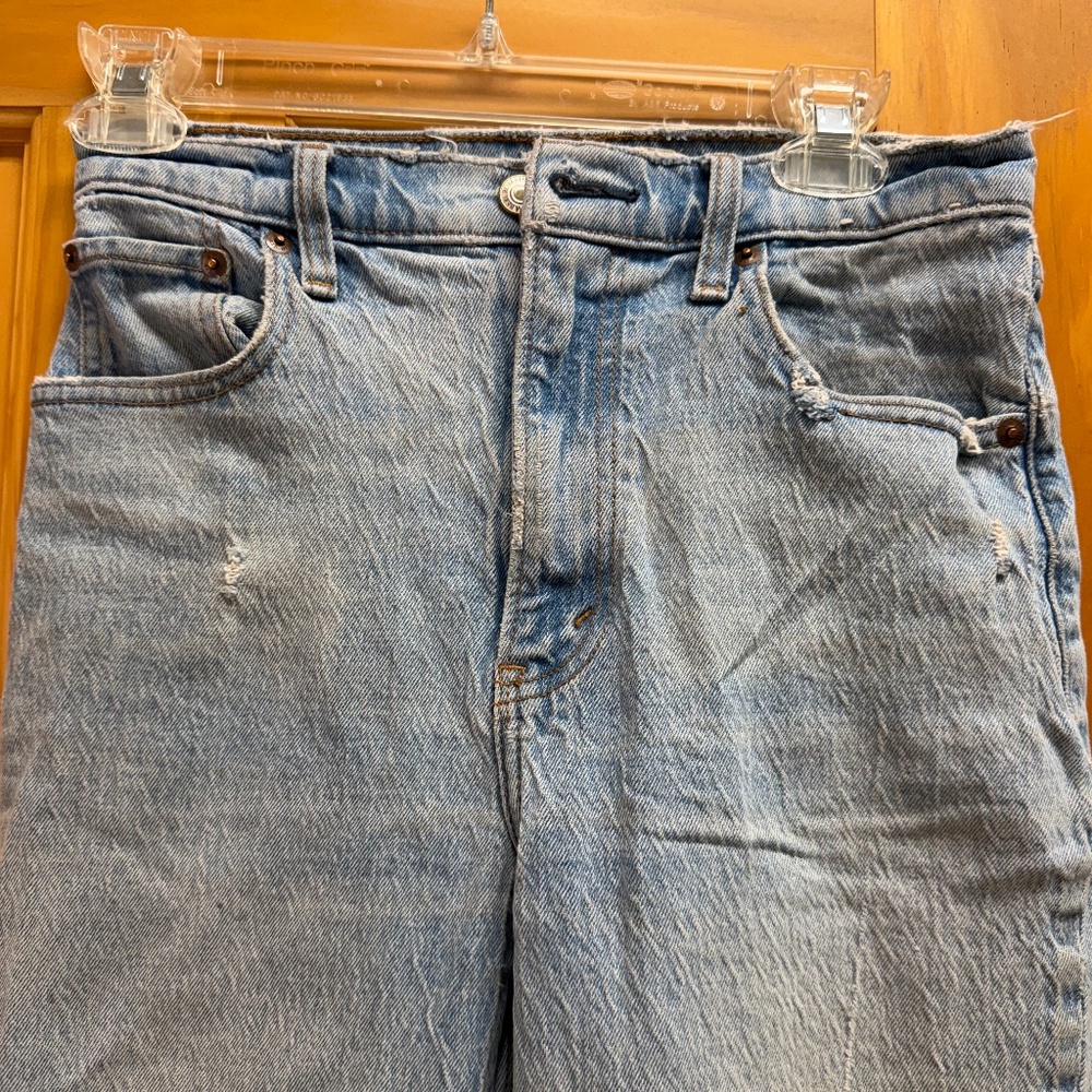 Abercrombie & Fitch - Ultra High Rise Ankle Straight Jeans